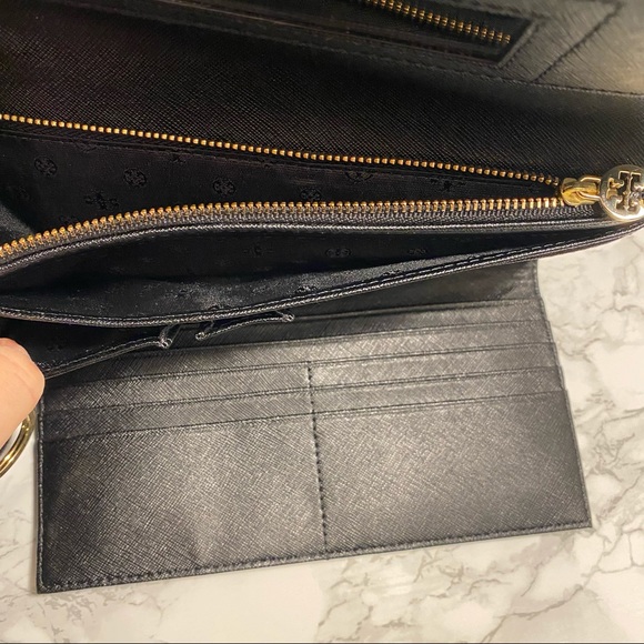 Tory Burch Robinson Wristlet - Picture 7 of 13